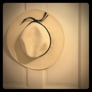 White Panama hat